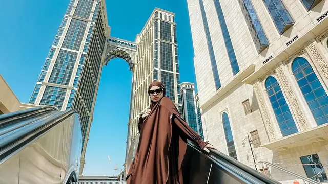 Inara Rusli Umroh