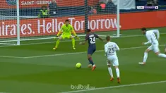 Paris Saint-Germain bangkit sehabis disingkirkan Real Madrid di Liga Champions dengan meremukkan tim papan bawah Metz 5-0, Sabtu (...