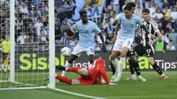 Juventus harus puas bermain imbang 1-1 saat bersua Lazio pada laga pekan ke-36 Serie A di Stadio Olimpico, Sabtu (10/5/2025) malam WIB. Gol&nbsp;Matias Vecino pada injury time babak kedua membuyarkan kemenangan Juve. (Fabrizio Corradetti/LaPresse via AP)
