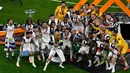 Ini menjadi gelar ketiga The Lilywhites di Liga Europa setelah sebelumnya menjadi pemenang pada 1972 dan 1984. (ANDER GILLENEA/AFP)