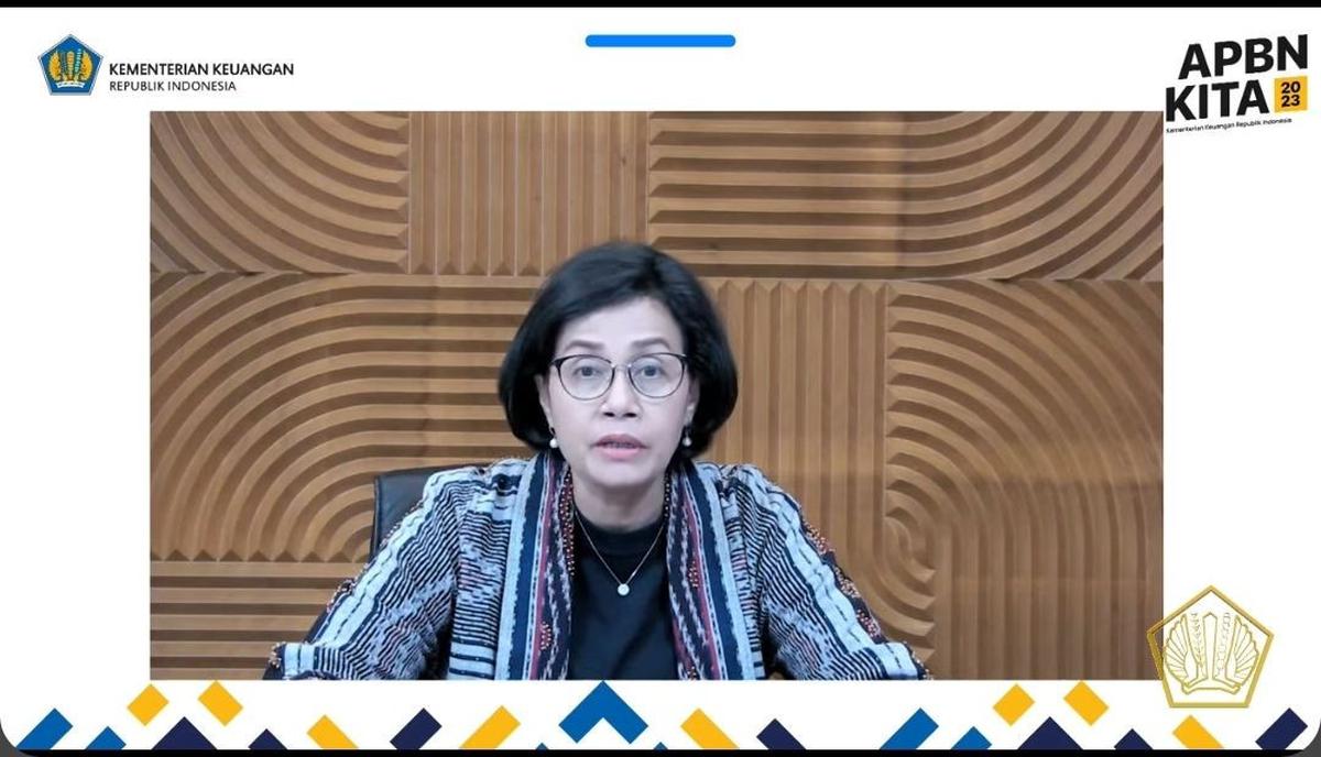 Menteri Keuangan Sri Mulyani Indrawati dalam Konferensi Pers APBN Kita, Selasa (3/1/2023). Sri Mulyani menjelaskan penyebab pelambatan ekonomi global.