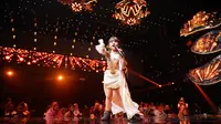 Penyanyi Ariana Ivy Rilis Lagu Baru Kucingku di Panggung ASEAN Fashion Festival 2025