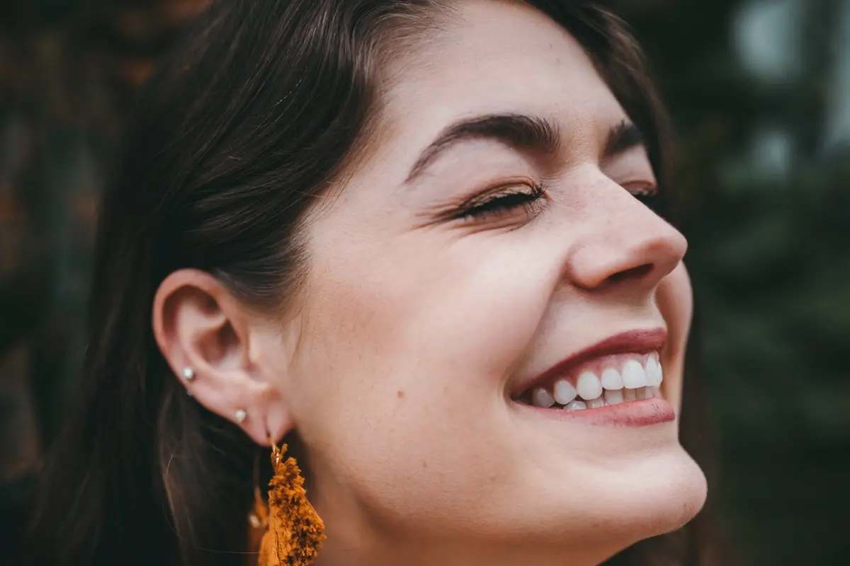 4 Cara Sederhana Memutihkan Gigi Secara Natural Dengan Bahan Rumahan