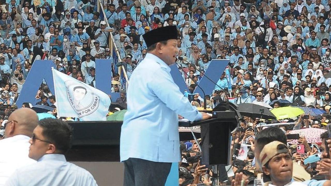 FOTO: Penampakan Massa Pendukung Prabowo-Gibran Sesaki Stadion Utama GBK hingga SBY dan AHY Hadir di Tengah Kerumunan