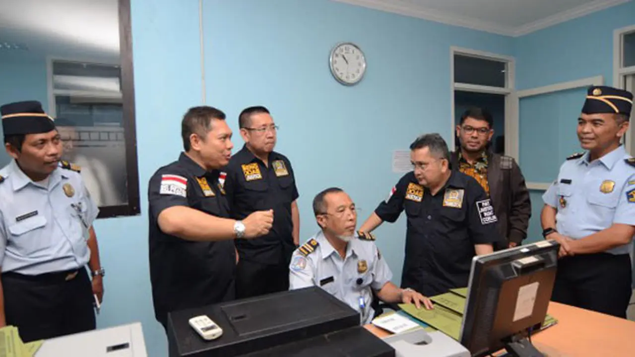 Komisi III Temukan Masih Dijumpai TKA Asing Ilegal