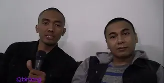 Raditya Dika merupakan seorang penulis, pelawak, Aktor, pemeran, model dan sutradara asal Indonesia. Ia mengaku sangat dekat dengan Uus Stand Up Comedy Academy, karena Uus selalu dilibatkan dalam projectnya.