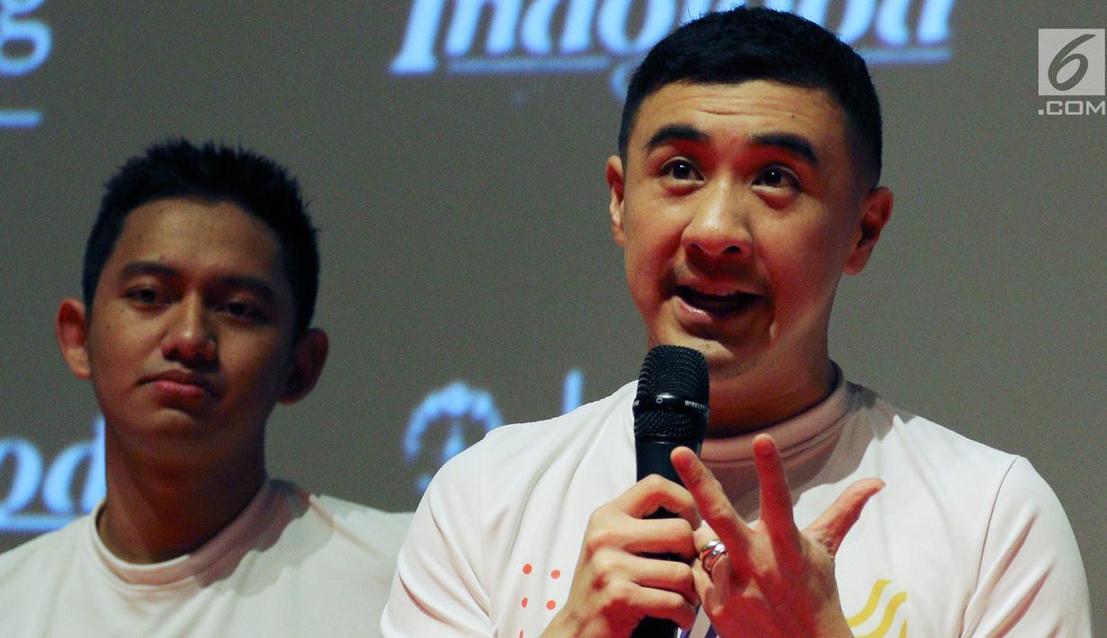 Direktur Indofood Axton Salim berbicara dalam peluncuran program Hidup Sehat Yuk di Jakarta, Minggu (22/7). Indofood bersama Ruangguru dan PDRC FKM UI berkolaborasi meluncurkan program Hidup Sehat Yuk. (Liputan6.com/JohanTallo)