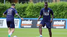 Mario Balotelli kini memiliki kesempatan untuk mengambil tempat dalam skuat Timnas Italia. (Claudio Giovannini/ANSA via AP)