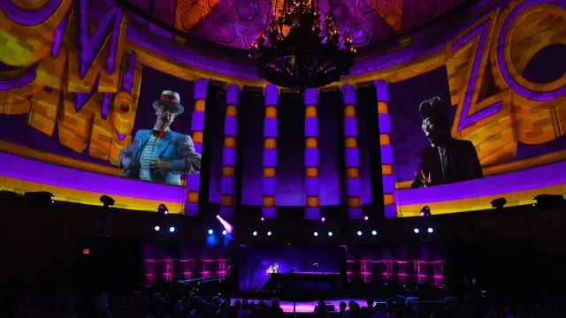 Legenda Pop Elton John Bakal Gelar Tur Perpisahan September 2018