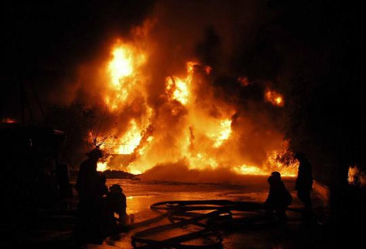 Gudang oli habis terbakar di Pluit