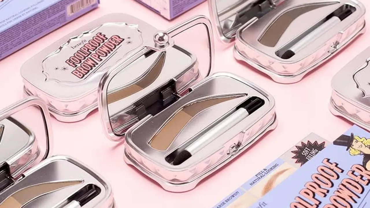 Alis Penuh dan Natural dengan Benefit Foolproof Brow Powder