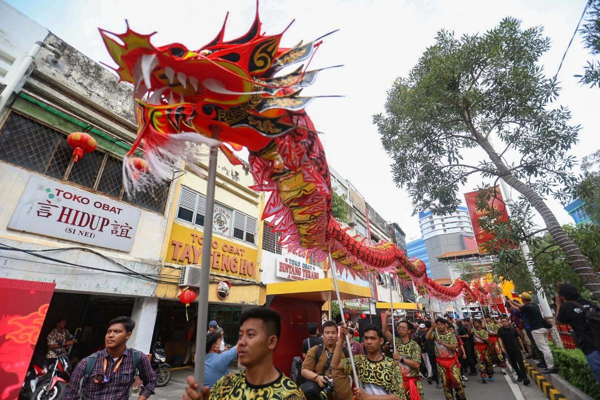 FOTO: Kemeriahan Cap Go Meh Jakarta Warnai Ibu Kota