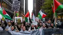 Ini hanyalah yang terbaru dari serangkaian aksi unjuk rasa yang dilakukan kelompok tersebut. (Tyler Pasciak LaRiviere/Chicago Sun-Times via AP)