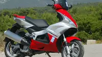 Keren, Skutik Peugeot Ini Dilengkapi Supercharger