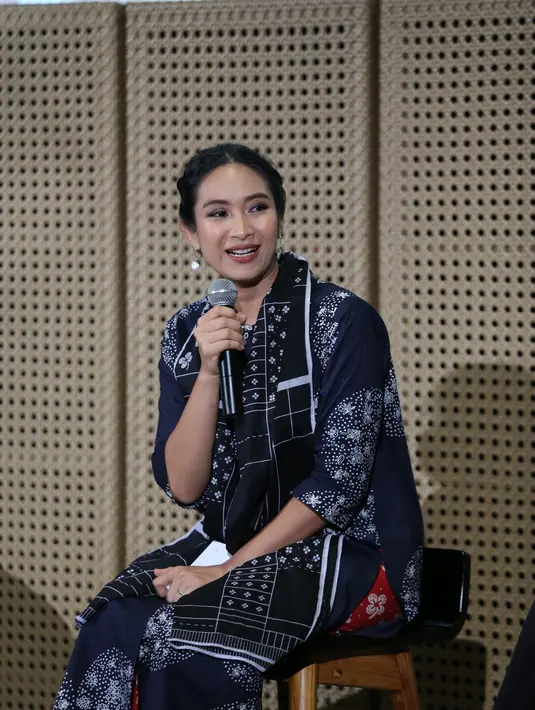 Selain tak mau mengungkapkan usia kehamilannya, Happy juga masih tertutup soal jenis kelamin bayi yang masih dalam kandungan tersebut. (Daniel Kampua/Bintang.com)