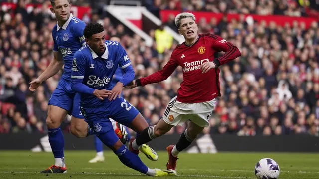 Foto: Dua Gol Penalti Bruno Fernandes dan Marcus Rashford Bawa MU Sikat Everton di Liga Inggris