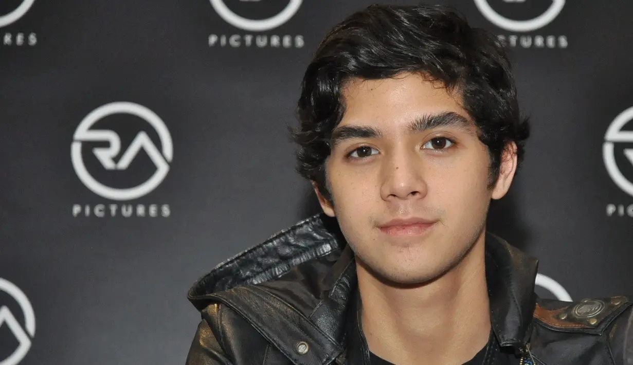 Ketika dimintai komentarnya terkait calon pendamping ibundanya, Al melihat sosok Irwan orang yang berkepribadian baik. (Nurwahyunan/Bintang.com)