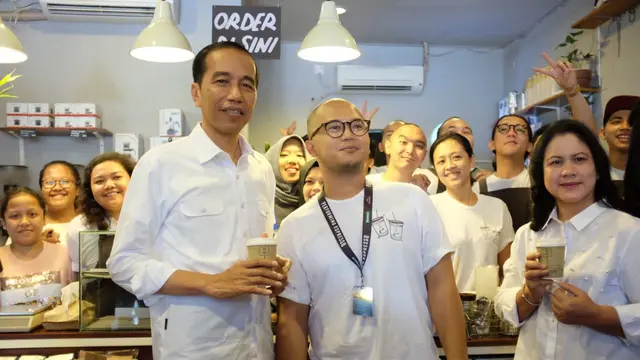 Jokowi Ngopi di Tuku