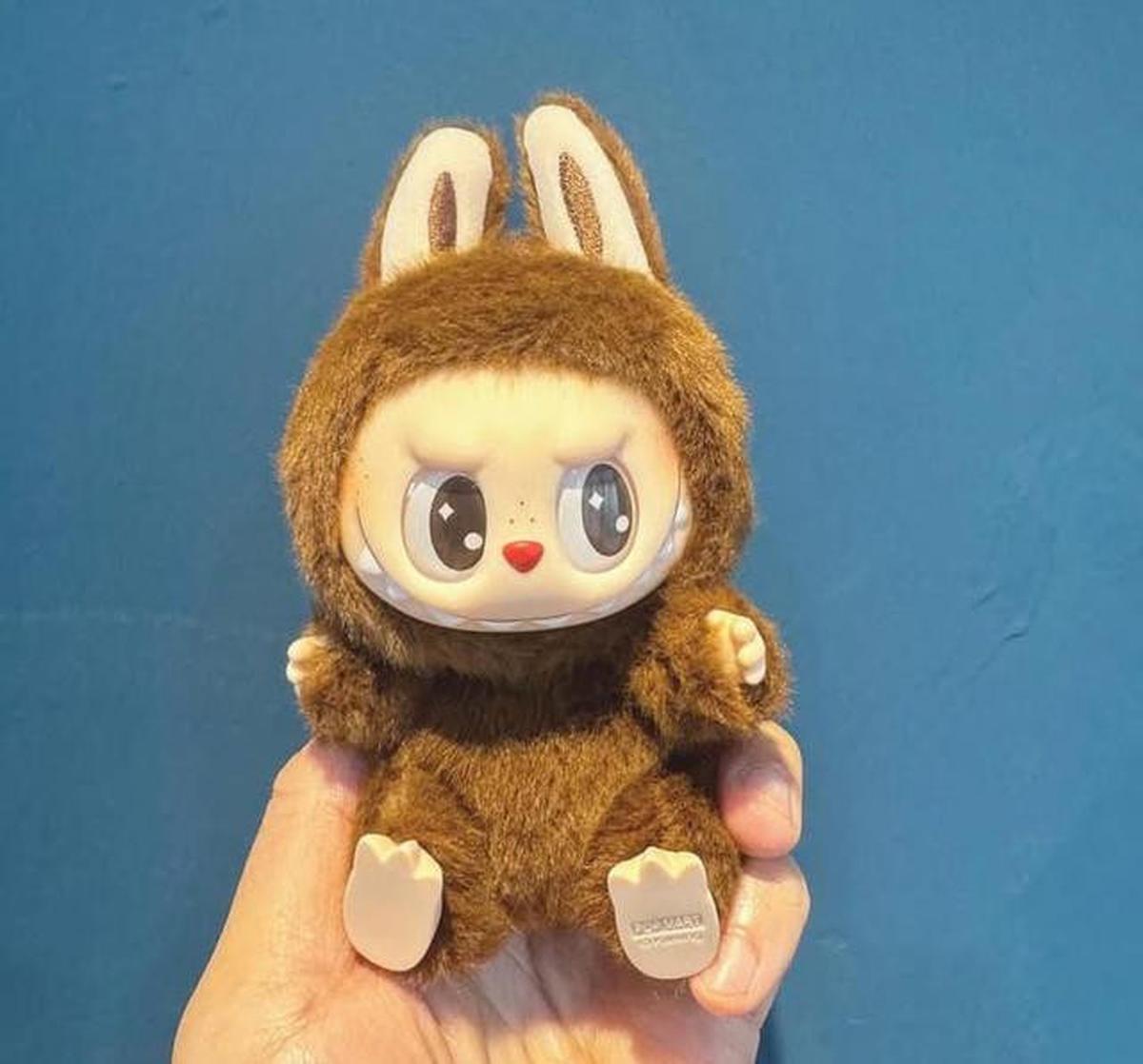 Kekayaan Pemilik Boneka Labubu Tergerus Rp 189,62 Triliun Imbas Saham Rontok