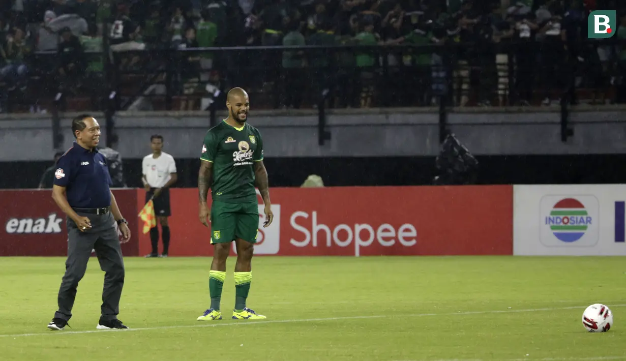 Menpora, Zainuddin Amali, saat membuka Shopee Liga 1 2020 di Stadion Gelora Bung Tomo, Surabaya, Sabtu (29/2). Sebanyak 18 klub akan berlaga dalam kompetisi ini.(Bola.com/Yoppy Renato)