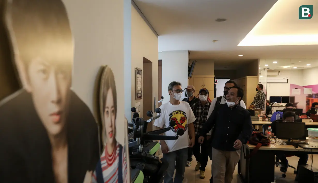 <p>Sejumlah rombongan Digital Business Consultant untuk Madura United melakukan kunjungan ke kantor Bola.com di Gondangdia, Jakarta, Senin (30/05/2022). (Bola.com/Bagaskara Lazuardi)</p>