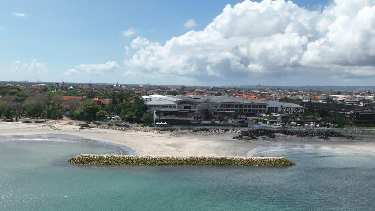 Pemerintah Bangun 5 Breakwater Sepanjang 5,3 Km di Pantai Kuta Bali