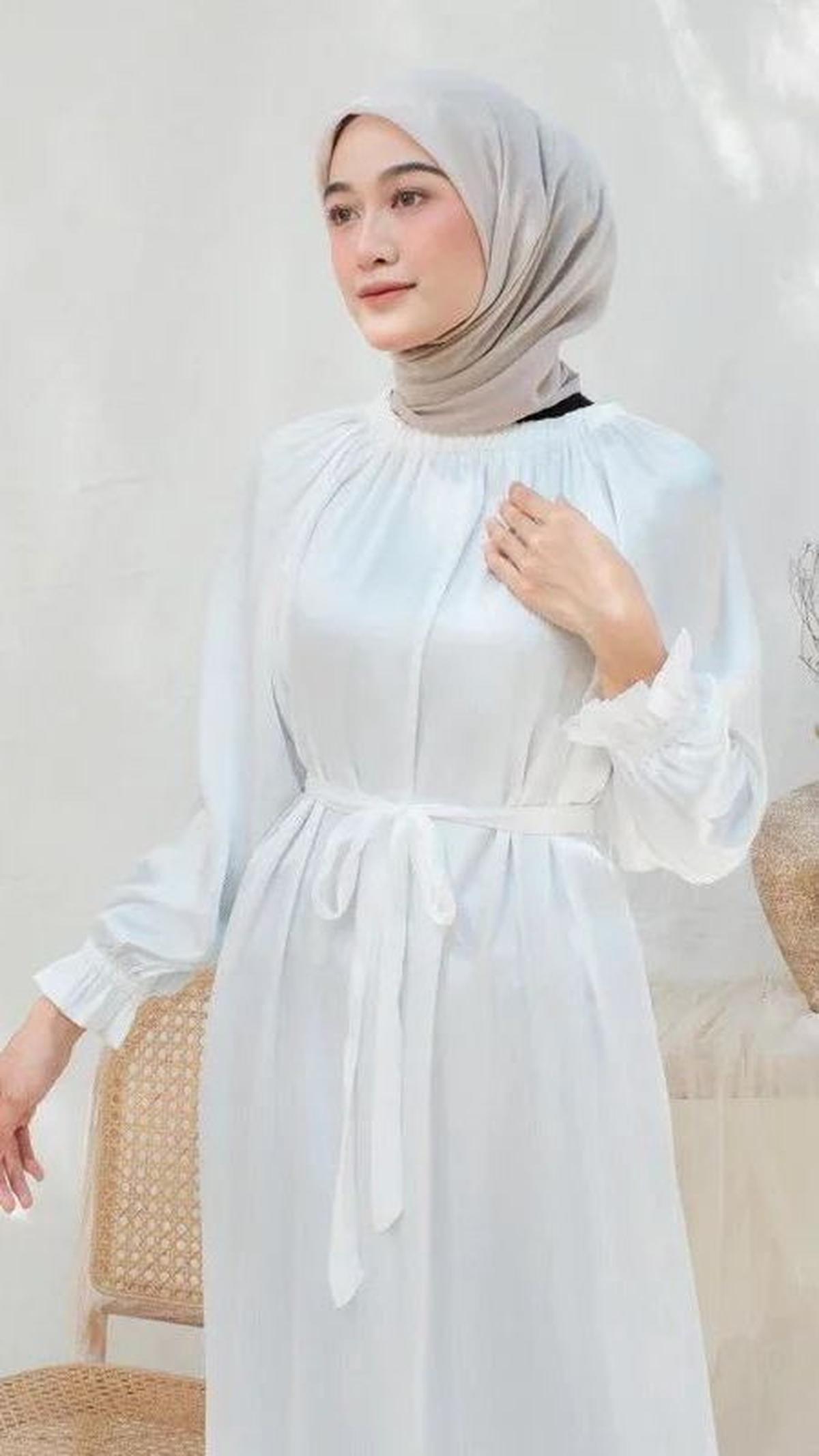 <b>Gamis Satin: Look Mewah dan Anggun</b>