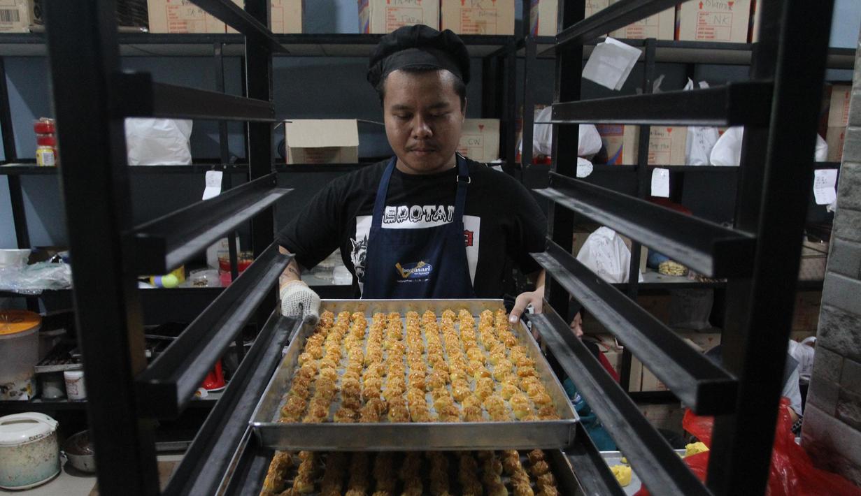 Sebagai informasi, Kampung Nastar telah berkembang menjadi sentra produksi kue kering yang eksis lebih dari satu dekade.