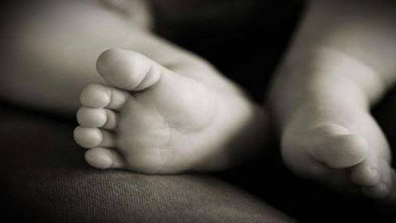 Febri menyebut, korban meninggal dunia saat mendapat perawatan di RSUD dr Soetomo.