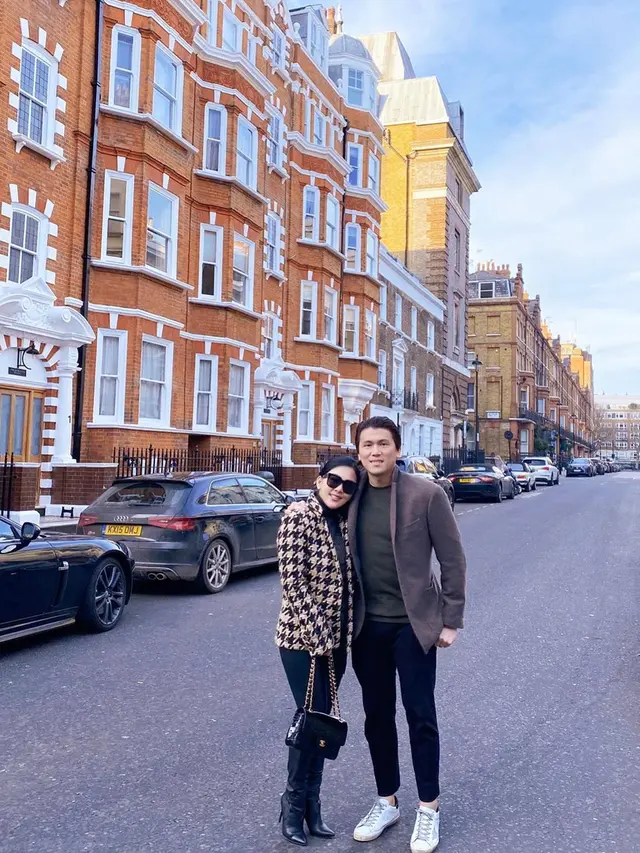 [Fimela] Syahrini dan Reino Barack