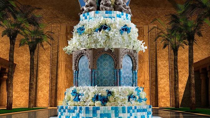 Kue Pernikahan Ini Terlihat Megah Bak Istana. (Sumber: Instagram.com/renat_agzamov)