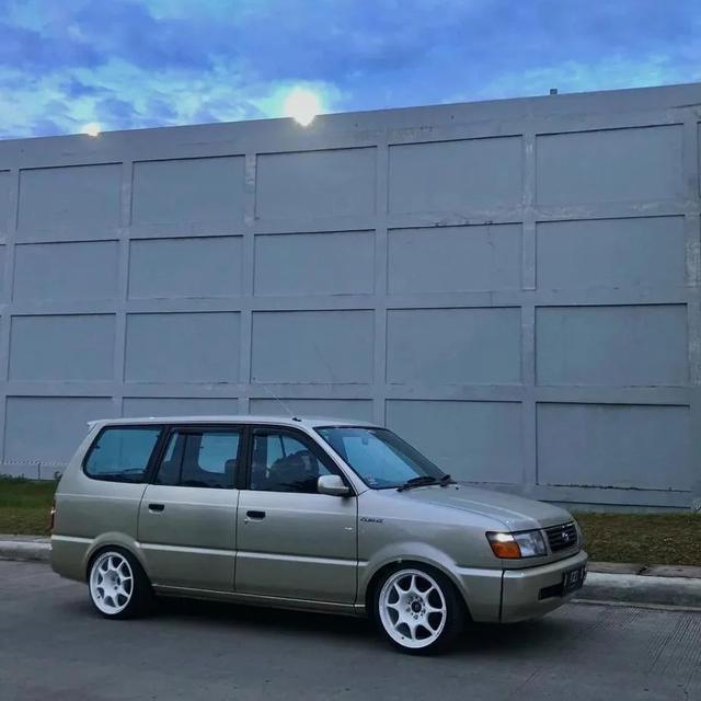 12 Potret Modifikasi Kijang Kapsul, Tiada Dua dan Tua