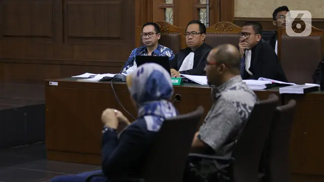 Ekspresi Tubagus Chaeri Wardana Saat Jalani Sidang Lanjutan