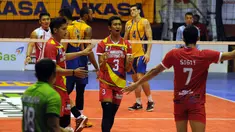 Tim putra Jakarta Electric PLN membungkam Jakarta Pertamina Energi (3-1) di laga putaran kedua pekan ketiga Pertamina Proliga 2015 di Hall A GBK Senayan, Jakarta, Jumat (20/3/2015). (Liputan6.com/Helmi Fithriansyah)