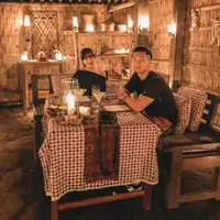 Nikita Willy baru saja dilamar sang kekasih, Indra Priawan. Hal tersebut tentu menjadi kabar bahagia, terutama untuk keluarga dan orang terdekat keduanya. Begitu juga dengan Yora, ibunda Nikita. (Instagram/nikitawillyofficial94)