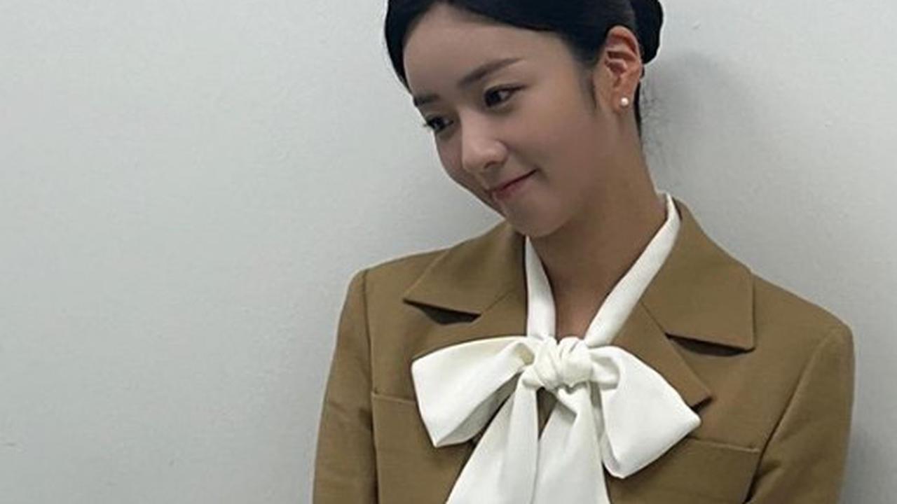Bomi Apink yang perankan Sekretaris Na di Queen of Tears di kehidupan nyata tengah menjalin hubungan asmara dengan produser musik. (Foto: Instagram Yoon Bomi)