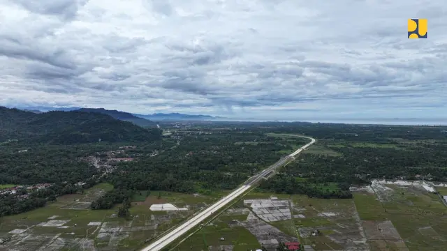 Jalan Tol Padang-Sicincin