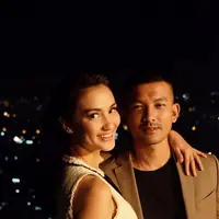 "Thank you for the wishes. InsyaAllah doa kami untuk memiliki buah hati yang sehat terkabul sampai dengan lahiran nanti. Atiqah & Rio #pregnancy #20weekspregnant,” tulis Atiqah Hasiholan. (Instagram/atiqahhasiholan)