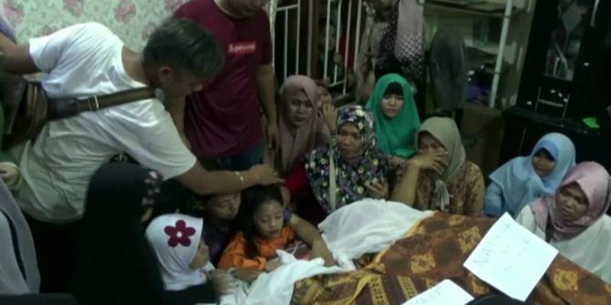 Tangis Haru Pecah Saat 3 Korban Kecelakaan Maut Tiba di Rumah Duka
