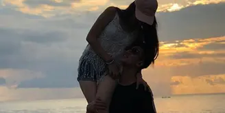 Pasangan kekasih Verrell Bramasta dan Natasha Wilona kembali mengunggah kemesraannya. Beberapa foto kemesraan pasangan ini dibagikan di Instagram. (Instagram/bramastavrl)