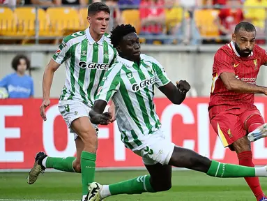 Liverpool mengawali tur pramusim 2024 dengan kemenangan. The Reds berhasil membungkam Real Betis dengan skor 1-0, Sabtu (27/7/2024) pagi WIB. (AFP/Justin Berl)