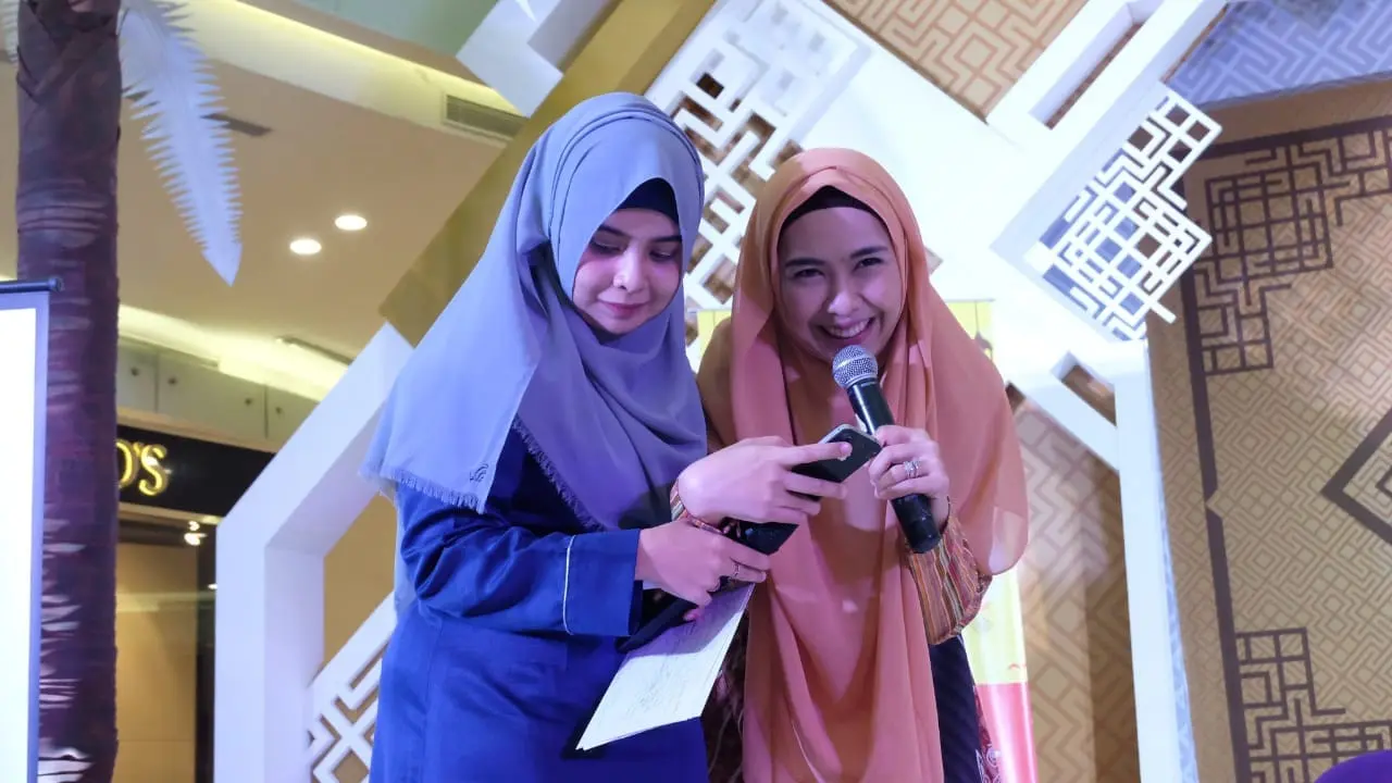 Oki Setiana Dewi