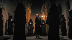 The Nun 2 berlatar tempat di Prancis tahun 1956. Dimulai dari pembunuhan seorang pendeta yang kemudian menyebarkan teror. Suster irene sekali lagi akan berhadapan langsung dengan kekuatan jahat biarawati iblis, Valak. (Warner Bros. Pictures via AP)