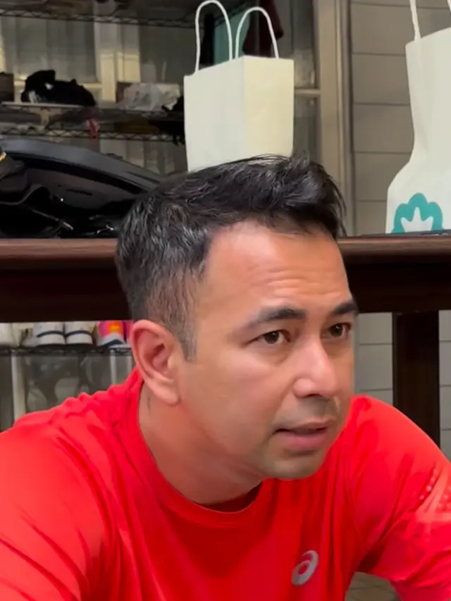 Reaksi Raffi Ahmad saat melihat lawannya. (credit: instagram.com/raffinagita1717)