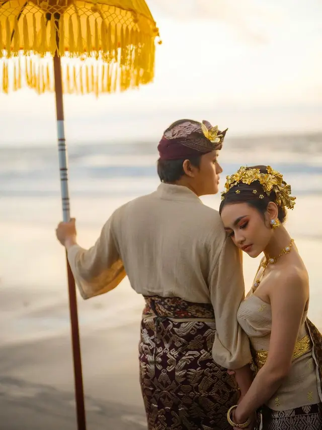 7 Potret Prewedding Rizky Febian dan Mahalini Pakai Busana Adat Bali, Menawan