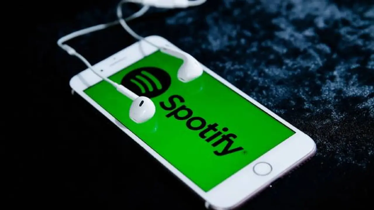 Spotify. Dok: complex.com