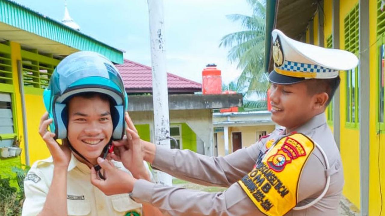 Polres Rokan Hulu Imbau Pelajar Tertib Berlalu Lintas dan Titip Pesan Cooling System Pemilu 2024