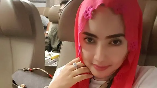 [Bintang] Yulia Mochamad