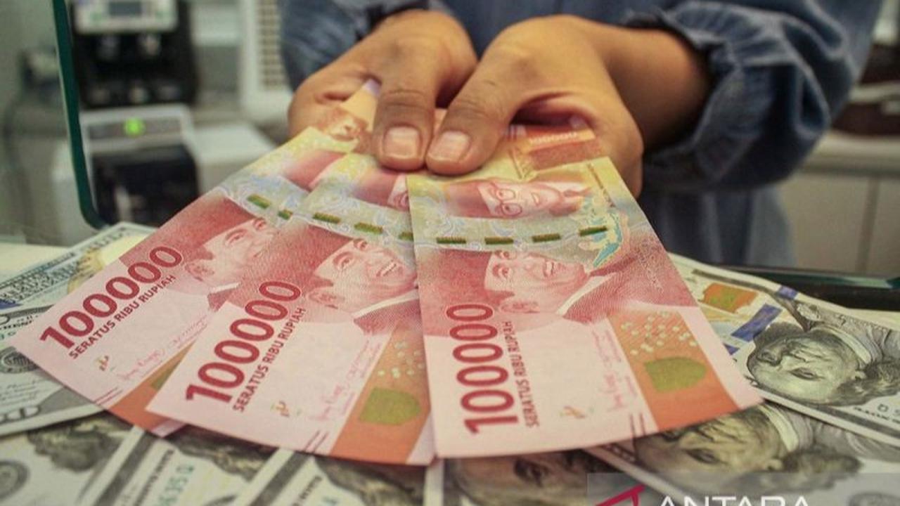 Rupiah Diprediksi Menguat Terbatas di Tengah Kekhawatiran Defisit Fiskal AS