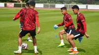Timnas Indonesia U-23 berlatih di Stade Leo Lagrange, Paris, pada Senin (6/5/2024). (Bola.com/Dok.PSSI).